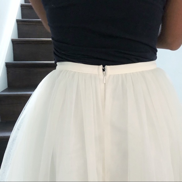 Whimsical white tulle skirt! - Picture 2 of 3